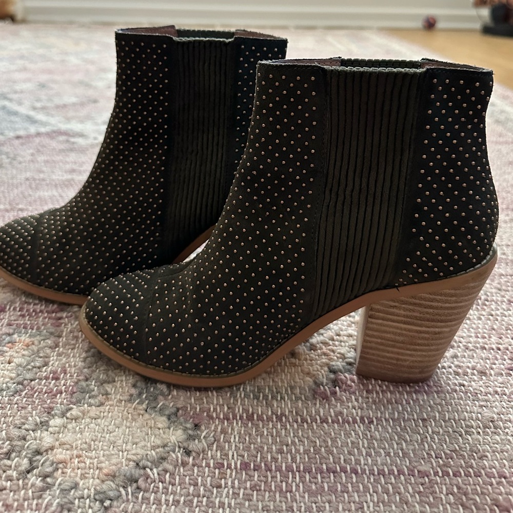 ANTHROPOLOGIE GREEN STUDDED BOOTS
